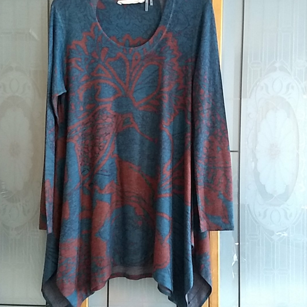 Elegant tunic